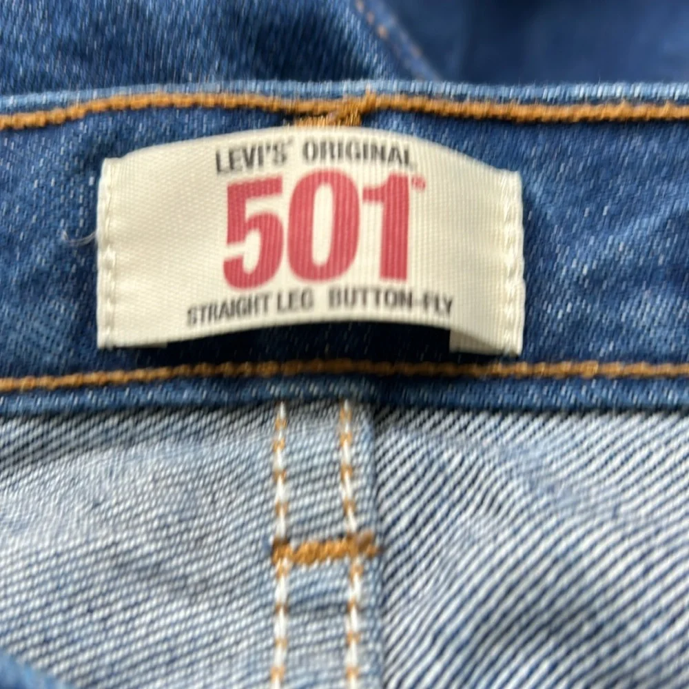 Levi's 501 Straight leg Button Fly Jeans Size 40 / 32